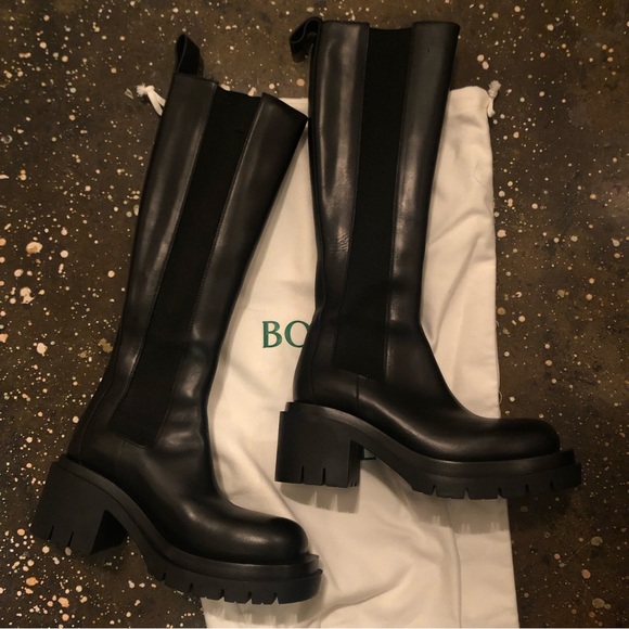 [Bottega Veneta] Bottega Veneta Lug Side Gore Leather Tire Chelsea Boots Black 37 [Used] [Authenticated and Guaranteed Authentic] 195805